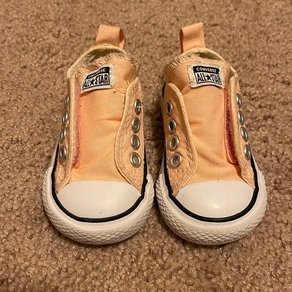 2c pink baby girl converse